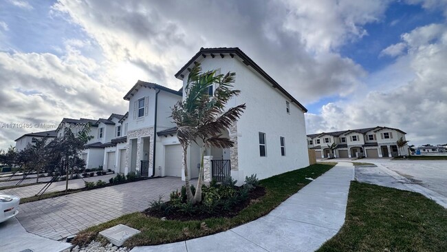 2866 SE 25th Ter in Homestead, FL - Building Photo - Building Photo