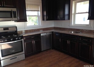 469 E Hudson St-Unit -3 in Long Beach, NY - Building Photo - Building Photo