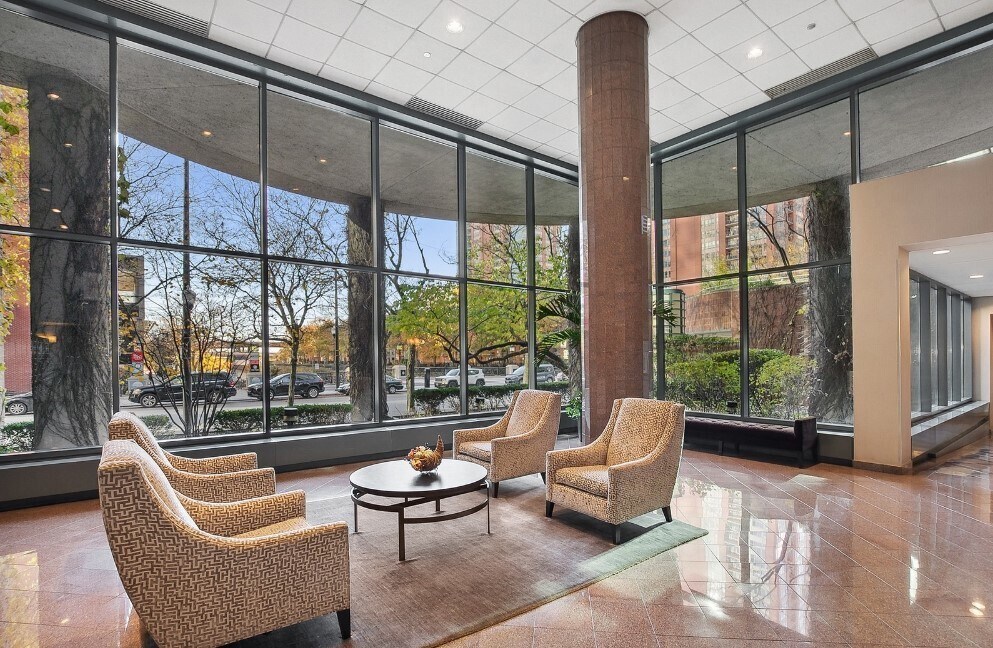 480 N McClurg Ct, Unit 912 in Chicago, IL - Foto de edificio