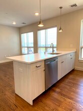 1 Everett St, Unit 401 in Boston, MA - Building Photo - Building Photo