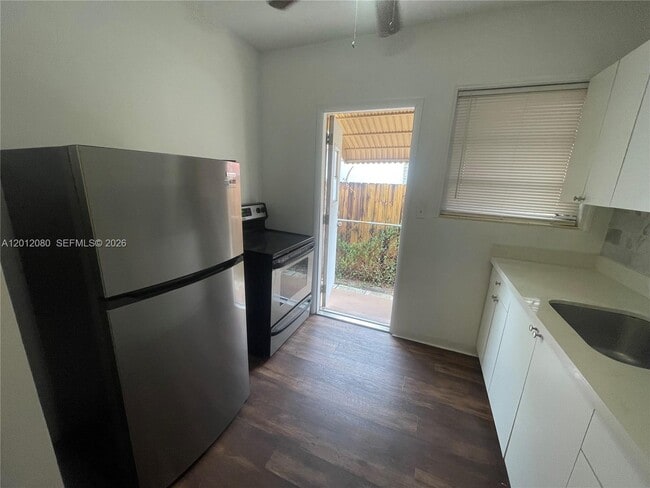 1644 Plunkett St in Hollywood, FL - Building Photo - Building Photo