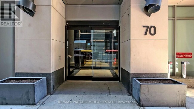 70 Temperance St in Toronto, ON - Building Photo - Building Photo