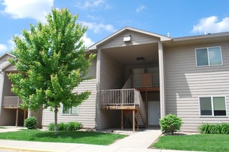 Washington Heights Apartments in Sioux Falls, SD - Foto de edificio - Building Photo