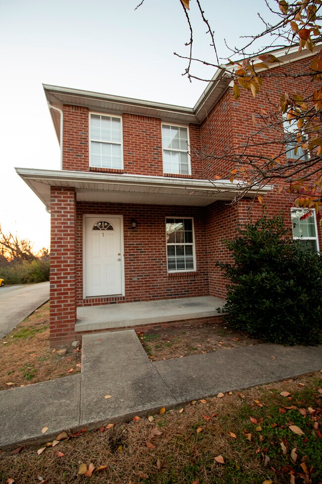 561 Hampton Way, Unit 1 in Richmond, KY - Building Photo - Building Photo