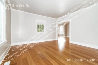 8107 8th Ave NE in Seattle, WA - Building Photo - Building Photo
