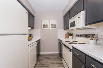 The Retreat @ College Hills in San Angelo, TX - Foto de edificio - Building Photo