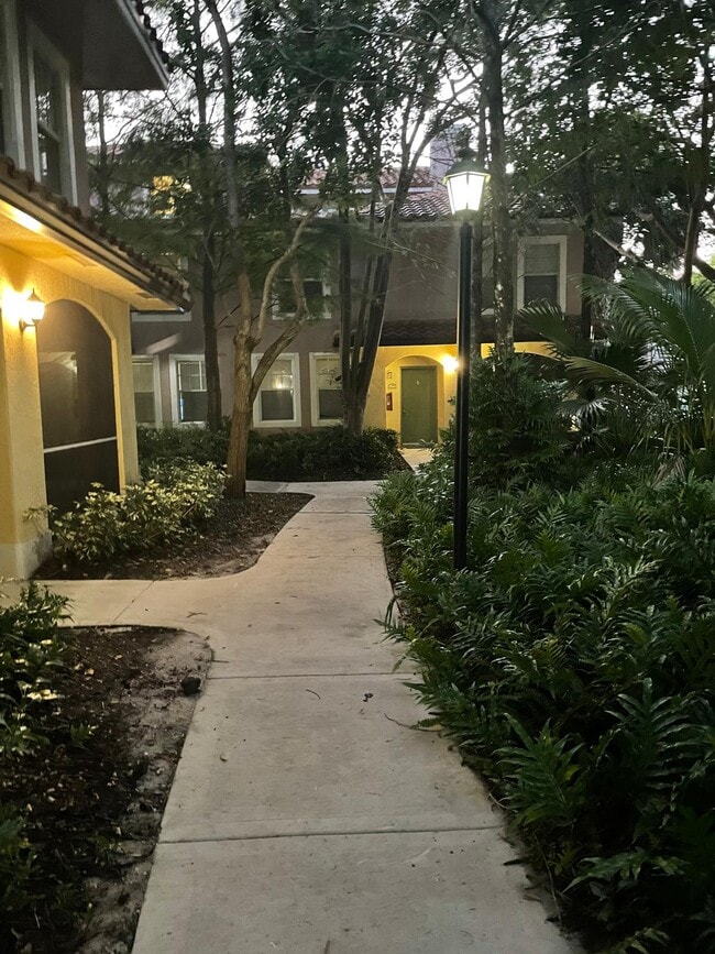6474 W Sample Rd in Coral Springs, FL - Building Photo - Building Photo