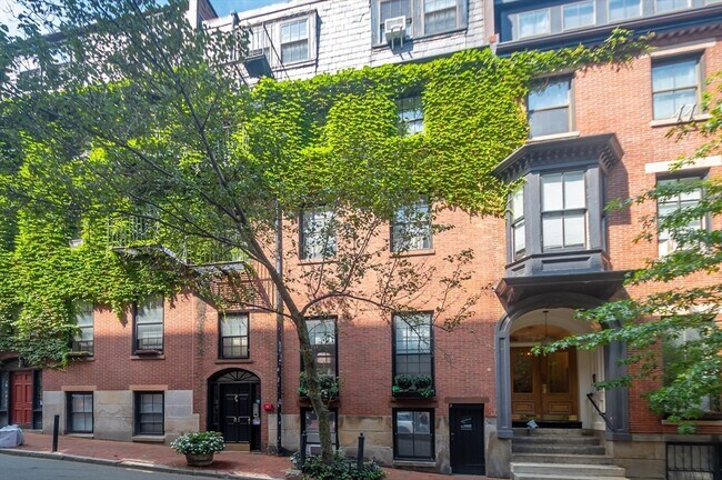 property at 51 Hancock St
