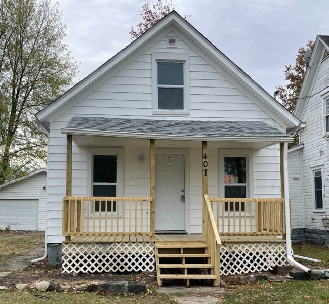 property at 407 W 23rd St