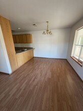 517 Western Ave in Medford, OR - Building Photo - Building Photo