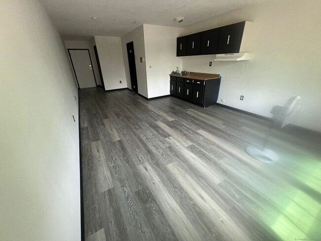 property at 1660 E Main St