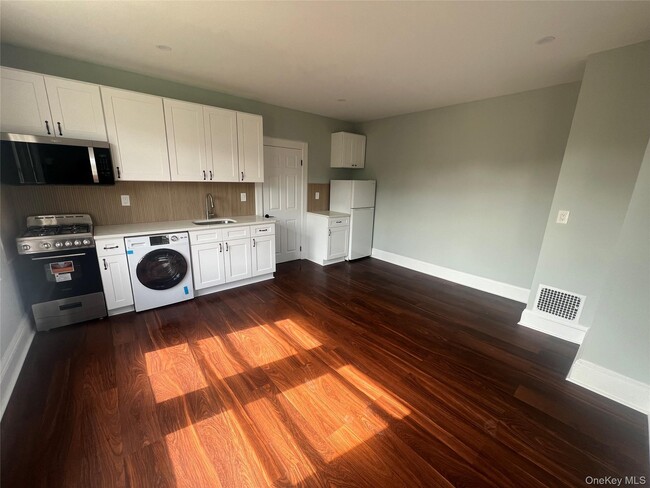 property at 62 Woodland Ave