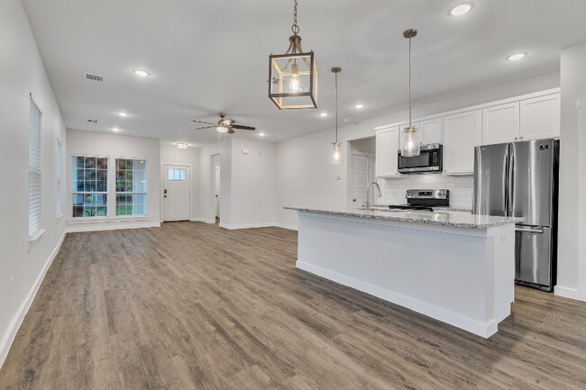404 Onyx Dr in Granbury, TX - Building Photo - Building Photo