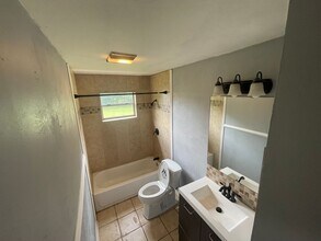 1103 Williams Ave in Cleburne, TX - Building Photo - Building Photo