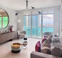 31 SE 5th St, Unit 3412 in Miami, FL - Building Photo