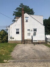 474 Webster Ave in Uniondale, NY - Building Photo - Building Photo