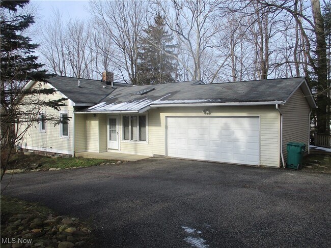 7180 Chagrin Rd in Chagrin Falls, OH - Building Photo - Building Photo