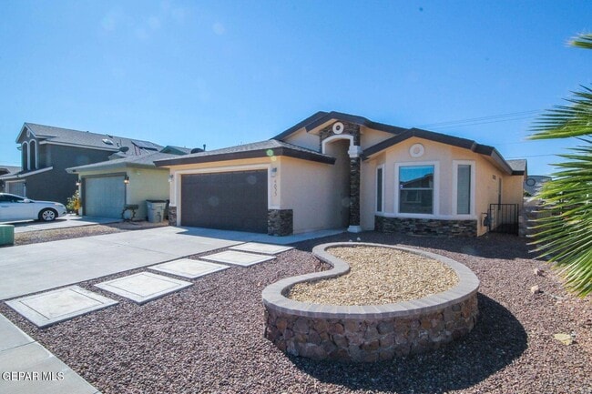 4833 Adrian Campos St in El Paso, TX - Building Photo - Building Photo