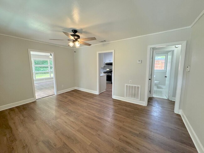5645 Betty Dr in Savannah, GA - Building Photo - Building Photo