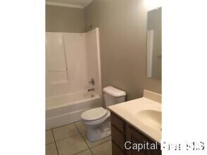 613 Oakbrook Ave in Chatham, IL - Building Photo - Building Photo
