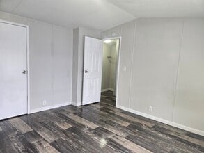 210 Jamback Rd in Anniston, AL - Foto de edificio - Building Photo