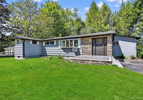 3 Shirley Dr in Mountain Dale, NY - Building Photo