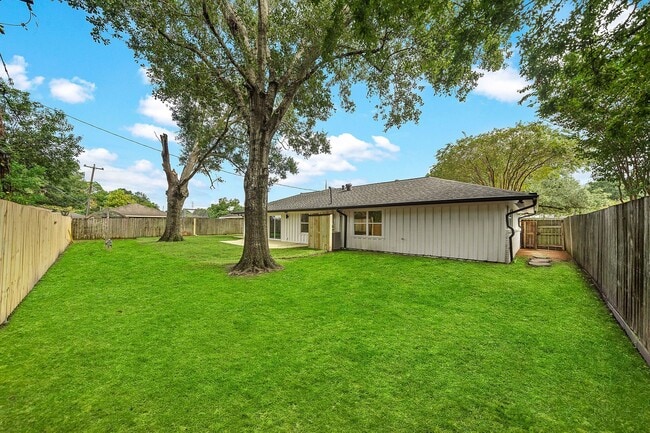 property at 5123 Willowbend Blvd