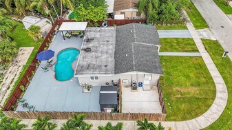 29928 SW 159th Dr in Homestead, FL - Building Photo