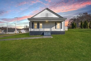 1408 W College St in Jonesborough, TN - Building Photo