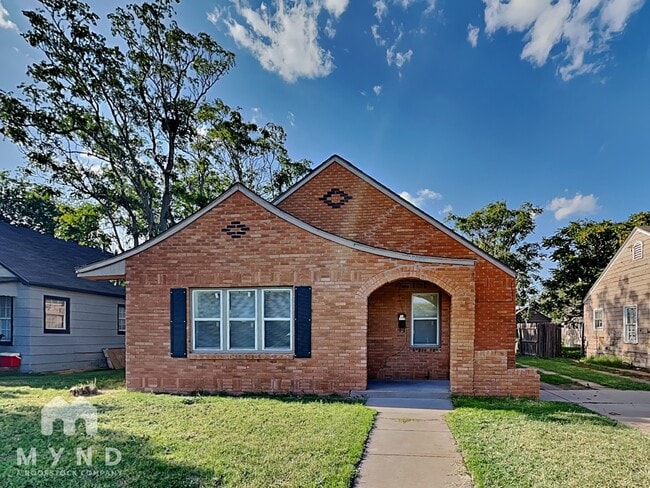 property at 2208 28th St