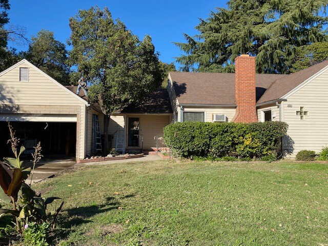 1435 W Euclid Ave in Stockton, CA - Building Photo