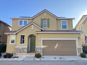 220 Uccello Way in Sacramento, CA - Building Photo - Building Photo