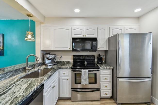 19531 Gulf Blvd in Indian Shores, FL - Building Photo - Building Photo