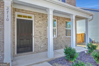 2710 Serena Wy in Atlanta, GA - Building Photo - Building Photo