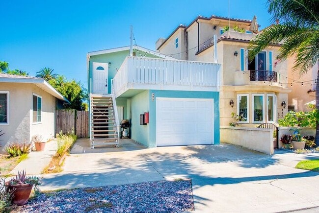 322 10th St in Huntington Beach, CA - Building Photo - Building Photo