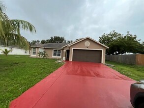 212 SW Yager Pl, Unit 2 Bedroom 0203 in Port St. Lucie, FL - Building Photo - Building Photo