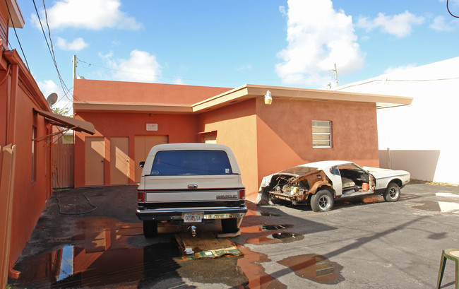 407 S 3rd St in Lake Worth, FL - Building Photo - Building Photo