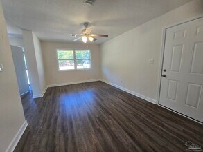 517 Chaseville St in Pensacola, FL - Building Photo - Building Photo