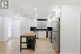 1361 Station St in Pelham, ON - Building Photo - Building Photo