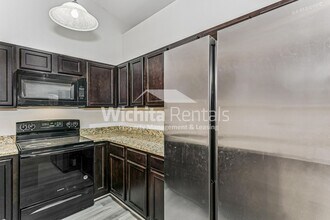 920-922 W Onewood Pl in Andover, KS - Building Photo - Building Photo