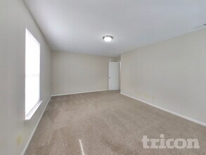 824 Streamside Dr in Greenfield, IN - Building Photo - Building Photo