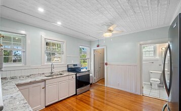 30 Brown St-Unit -1R in Pawtucket, RI - Building Photo - Building Photo
