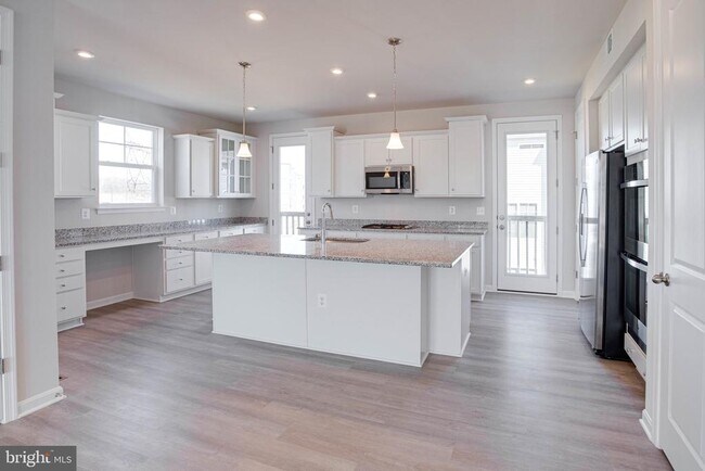 3978 Shire Meadow Ln in Triangle, VA - Building Photo - Building Photo