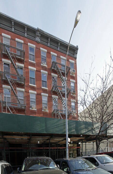 2756 Frederick Douglass Blvd in New York, NY - Foto de edificio