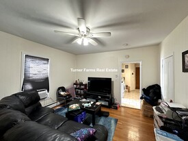 60 Walden St, Unit 2 Apartamentos