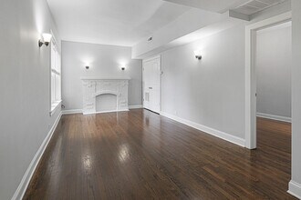 1106 W Glenlake Ave in Chicago, IL - Foto de edificio - Building Photo