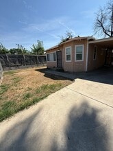 415 Jeffrey St in Bakersfield, CA - Building Photo - Building Photo