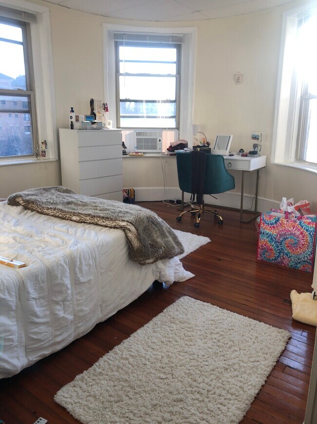 853 Beacon St, Unit 4 in Boston, MA - Building Photo - Building Photo