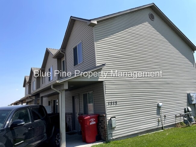 property at 1512 N Stevens Dr