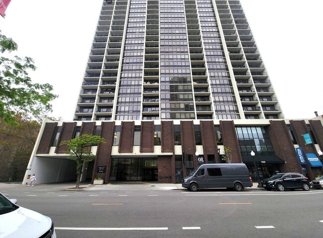property at 1636 N Wells St